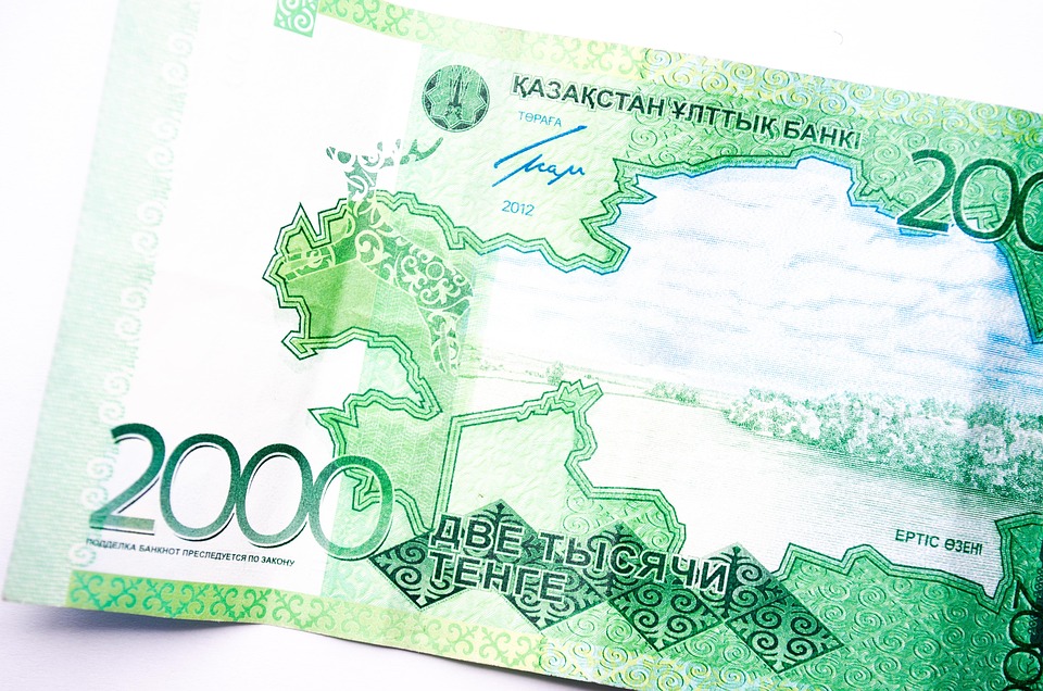kazašské peníze